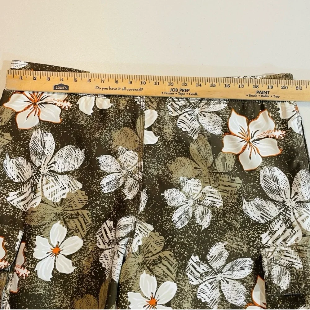 Men's Aeropostale Large Olive Floral Board Shorts GUC Resortwear Summer Beach